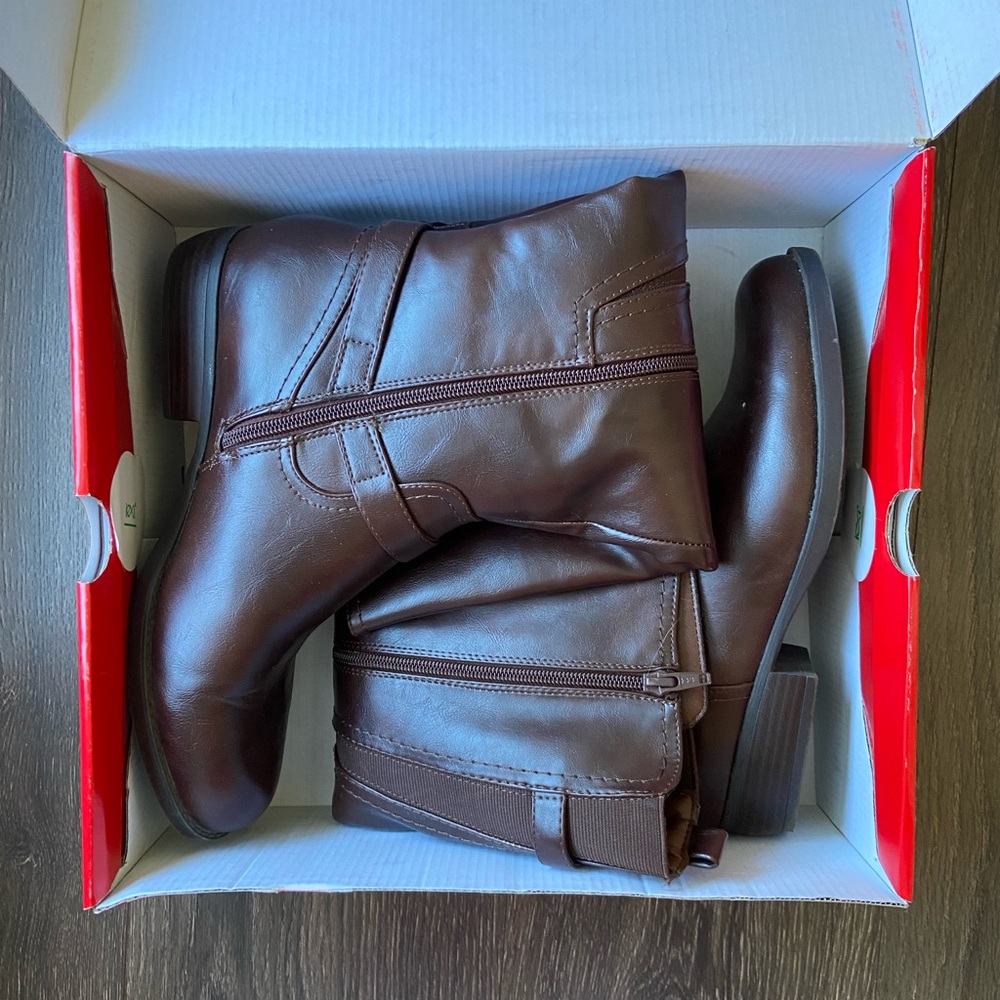 Kim Rogers brown riding boots